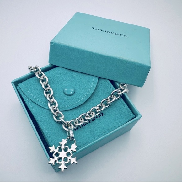 Tiffany & Co. Snowflake Charm Bracelet 7.25” in Sterling Silver with Pouch & Box - Picture 10 of 10